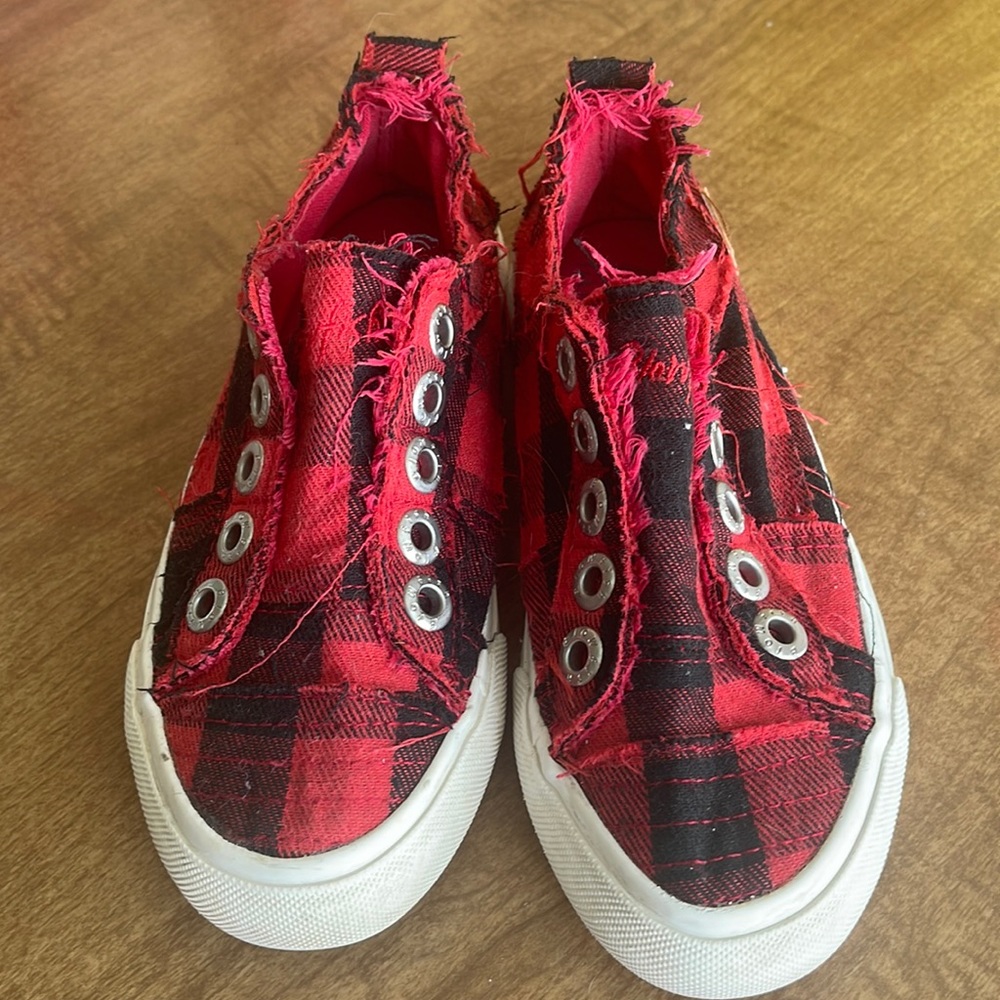 Black and red girls slipon shoes